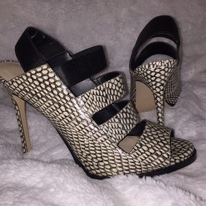 Nine West HALLAN Peep Toe heels